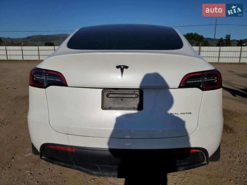 Внедорожник / Кроссовер Tesla Model Y 2023 в Киеве