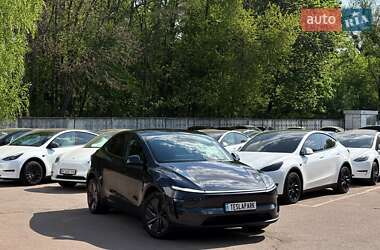 Внедорожник / Кроссовер Tesla Model Y 2025 в 