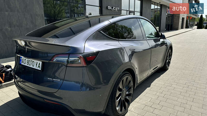 Позашляховик / Кросовер Tesla Model Y 2021 в Ужгороді