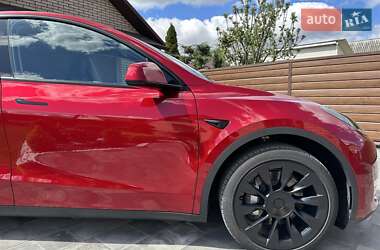 Позашляховик / Кросовер Tesla Model Y 2024 в 