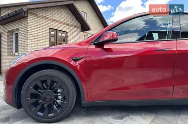 Позашляховик / Кросовер Tesla Model Y 2024 в 