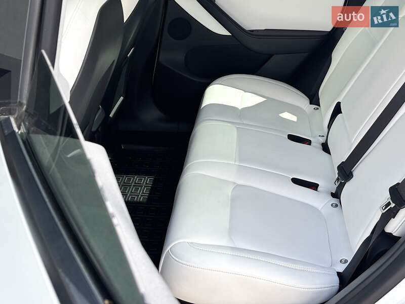 Внедорожник / Кроссовер Tesla Model Y 2022 в Киеве