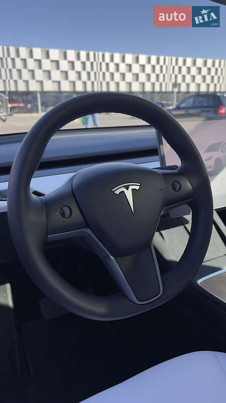 Внедорожник / Кроссовер Tesla Model Y 2024 в Одессе