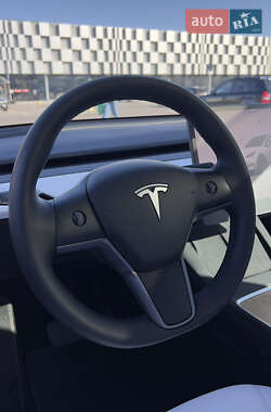 Внедорожник / Кроссовер Tesla Model Y 2024 в 