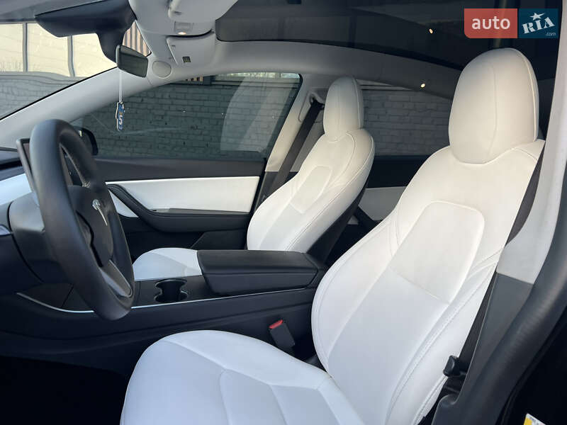 Внедорожник / Кроссовер Tesla Model Y 2020 в Луцке