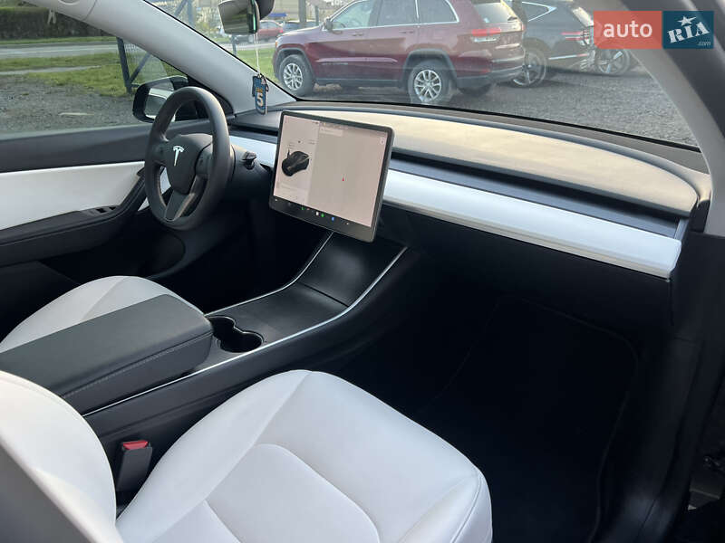 Внедорожник / Кроссовер Tesla Model Y 2020 в Луцке