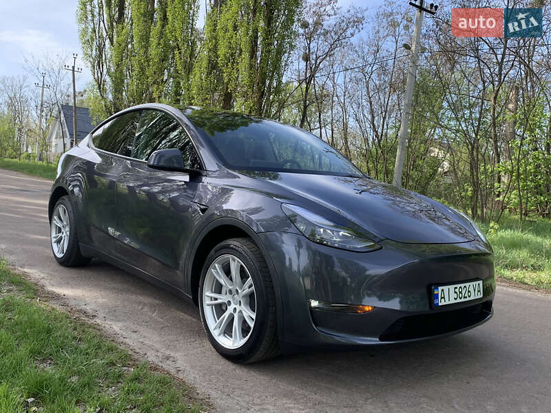 Tesla Model Y 2023