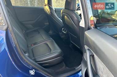 Позашляховик / Кросовер Tesla Model Y 2021 в 