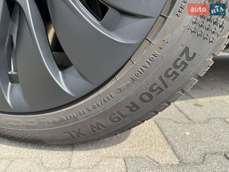 Позашляховик / Кросовер Tesla Model Y 2021 в Києві