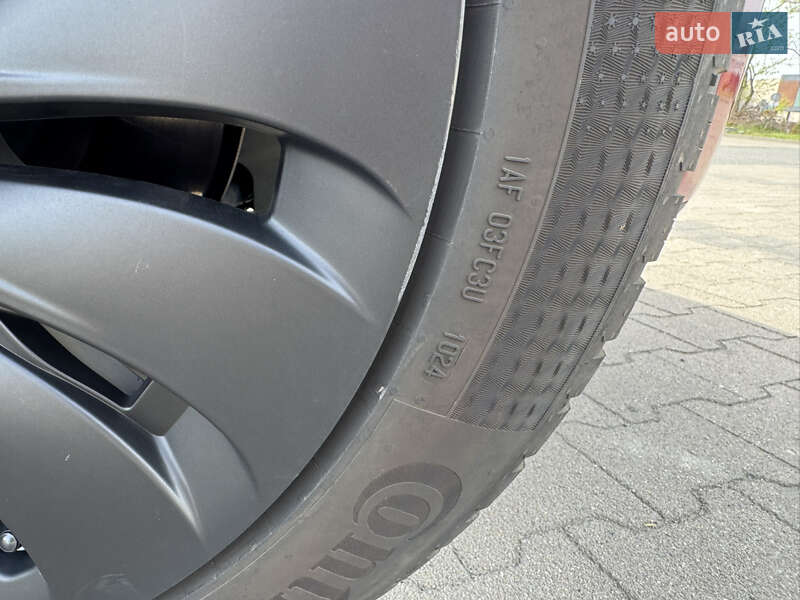 Позашляховик / Кросовер Tesla Model Y 2021 в Києві