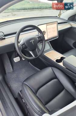 Позашляховик / Кросовер Tesla Model Y 2023 в 