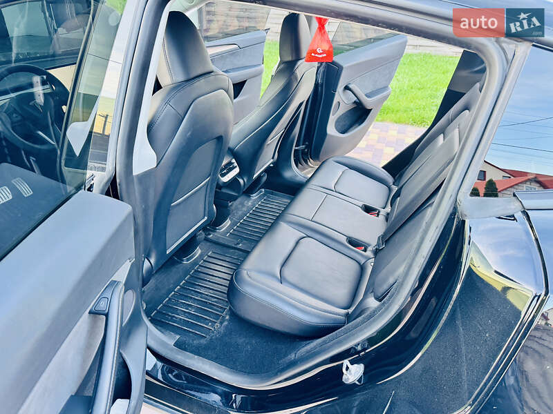 Внедорожник / Кроссовер Tesla Model Y 2023 в Киеве