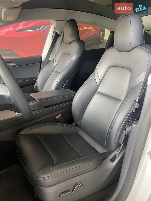 Внедорожник / Кроссовер Tesla Model Y 2023 в Киеве