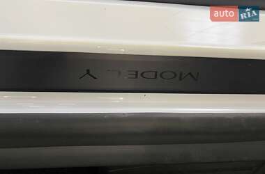 Внедорожник / Кроссовер Tesla Model Y 2023 в 