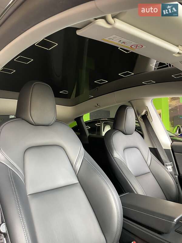 Внедорожник / Кроссовер Tesla Model Y 2023 в Киеве