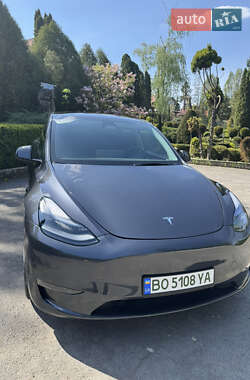 Позашляховик / Кросовер Tesla Model Y 2024 в 