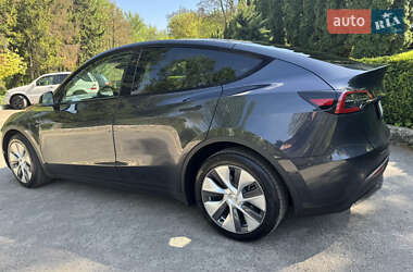Позашляховик / Кросовер Tesla Model Y 2024 в 