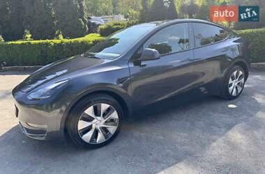 Позашляховик / Кросовер Tesla Model Y 2024 в 