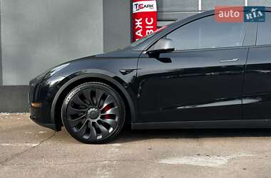 Позашляховик / Кросовер Tesla Model Y 2023 в Києві