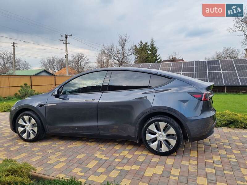 Внедорожник / Кроссовер Tesla Model Y 2023 в Новомосковске