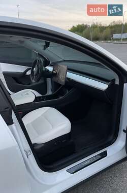 Позашляховик / Кросовер Tesla Model Y 2021 в 