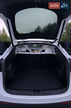 Позашляховик / Кросовер Tesla Model Y 2021 в 