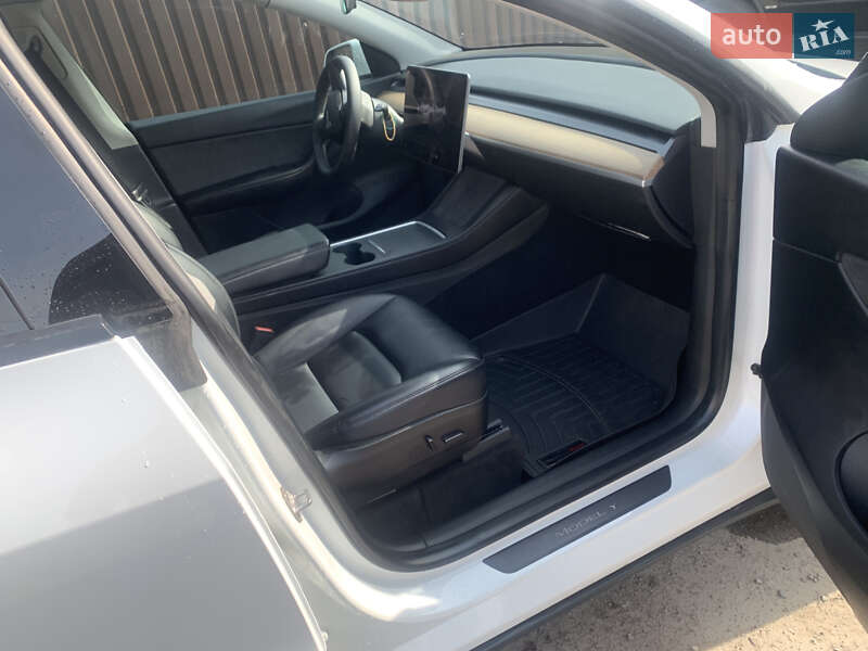 Внедорожник / Кроссовер Tesla Model Y 2022 в Дубровице