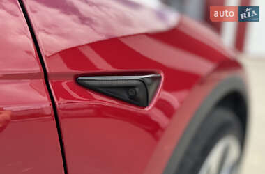 Внедорожник / Кроссовер Tesla Model Y 2021 в 