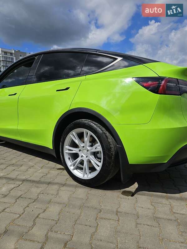 Позашляховик / Кросовер Tesla Model Y 2023 в Трускавці