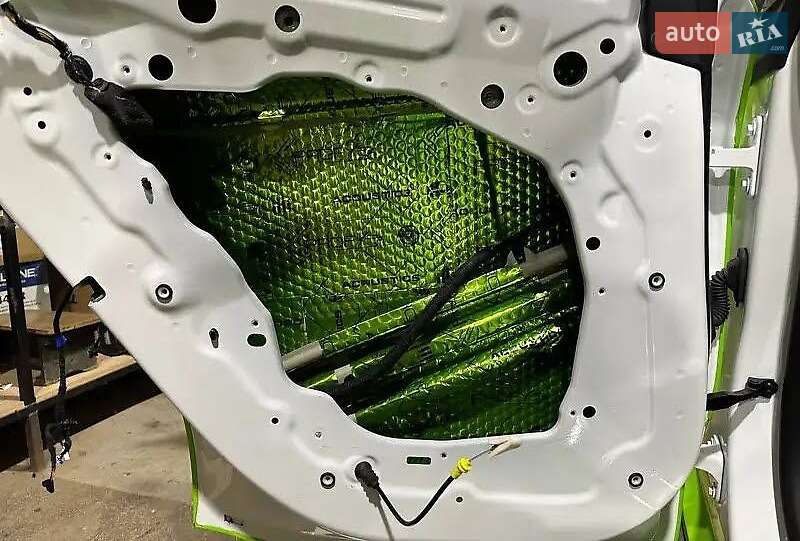 Позашляховик / Кросовер Tesla Model Y 2023 в Трускавці