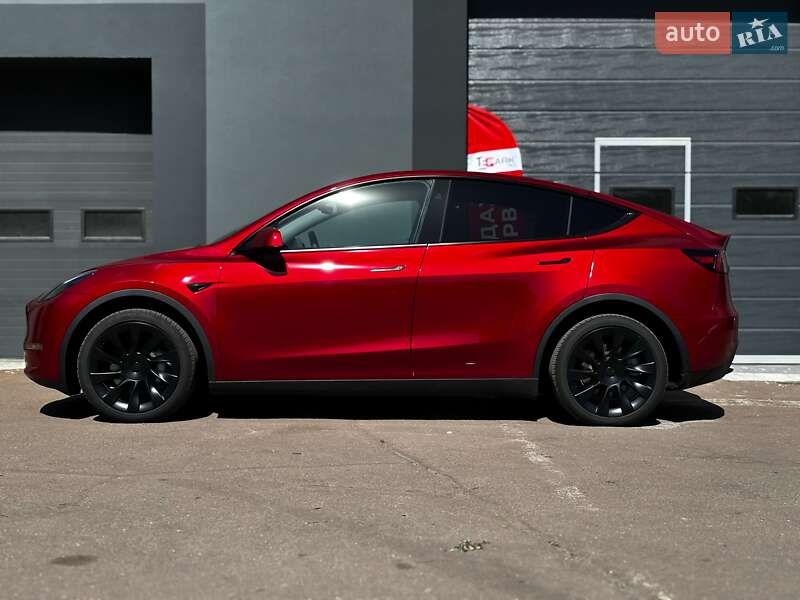 Позашляховик / Кросовер Tesla Model Y 2024 в Києві