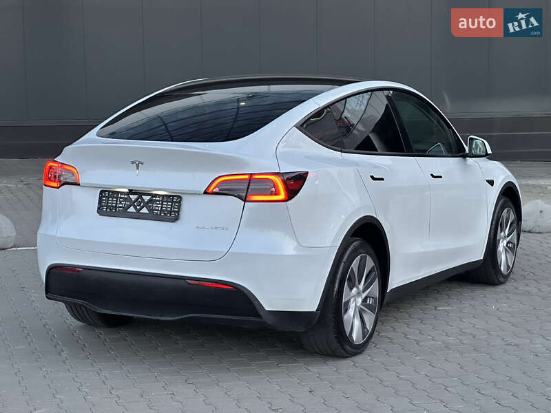 Внедорожник / Кроссовер Tesla Model Y 2023 в Киеве