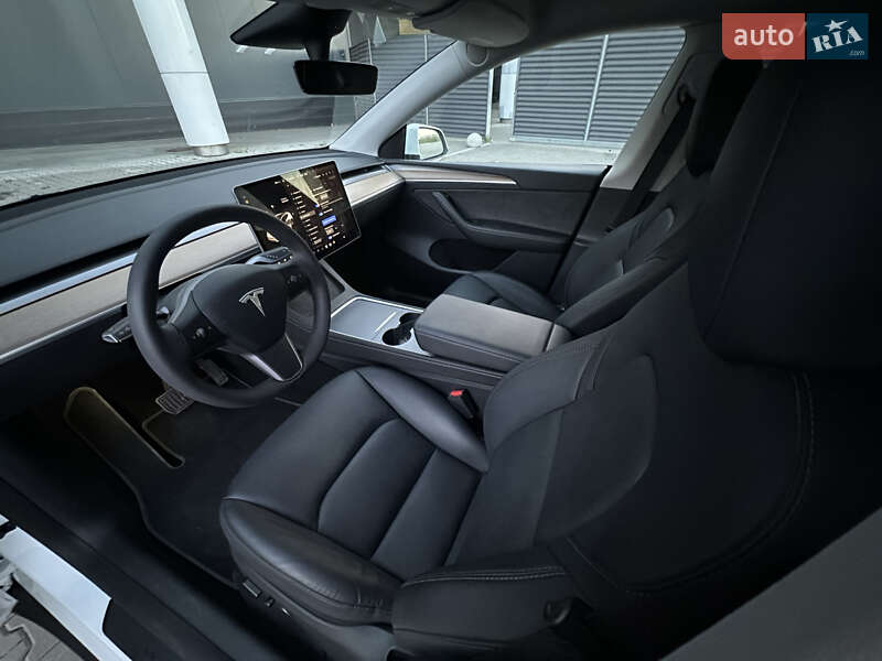 Внедорожник / Кроссовер Tesla Model Y 2023 в Киеве