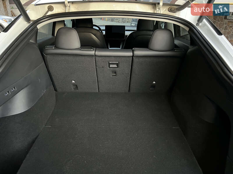 Внедорожник / Кроссовер Tesla Model Y 2020 в Львове