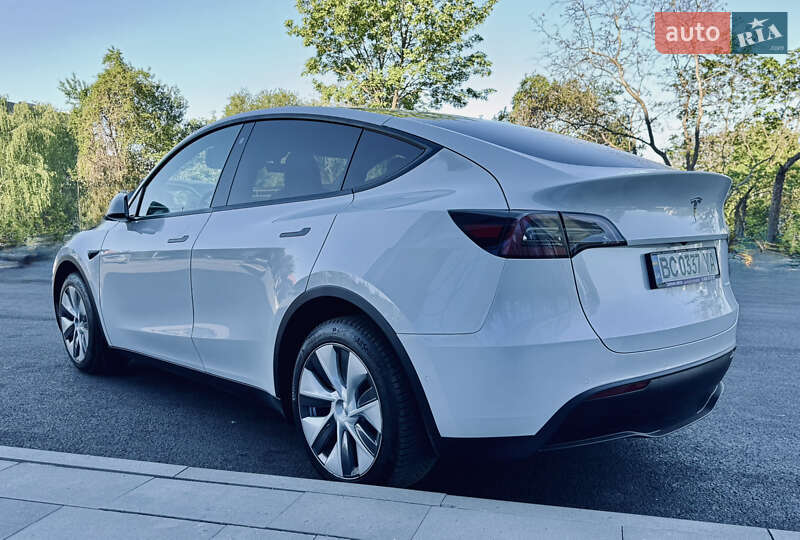 Позашляховик / Кросовер Tesla Model Y 2022 в Львові