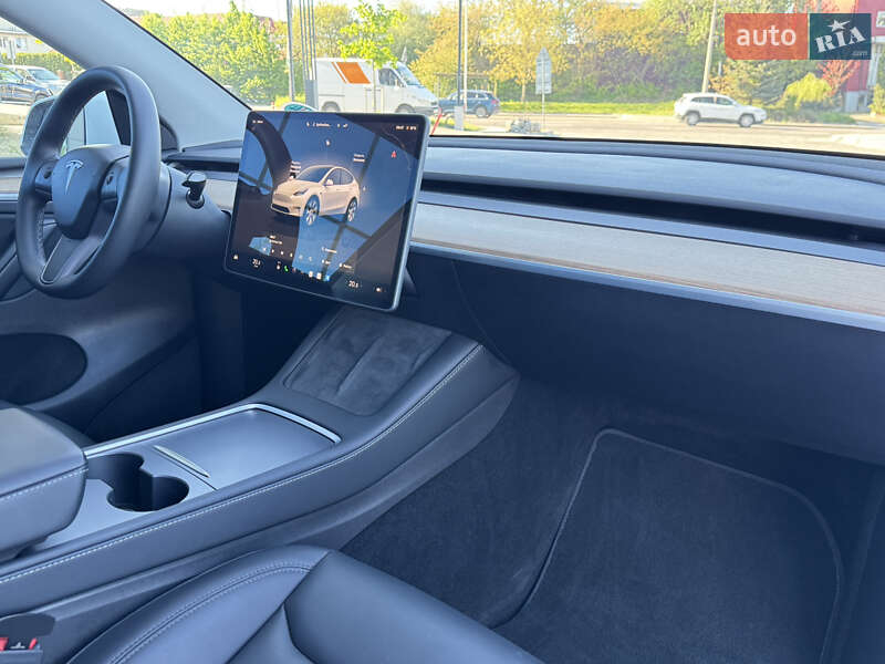 Позашляховик / Кросовер Tesla Model Y 2022 в Львові
