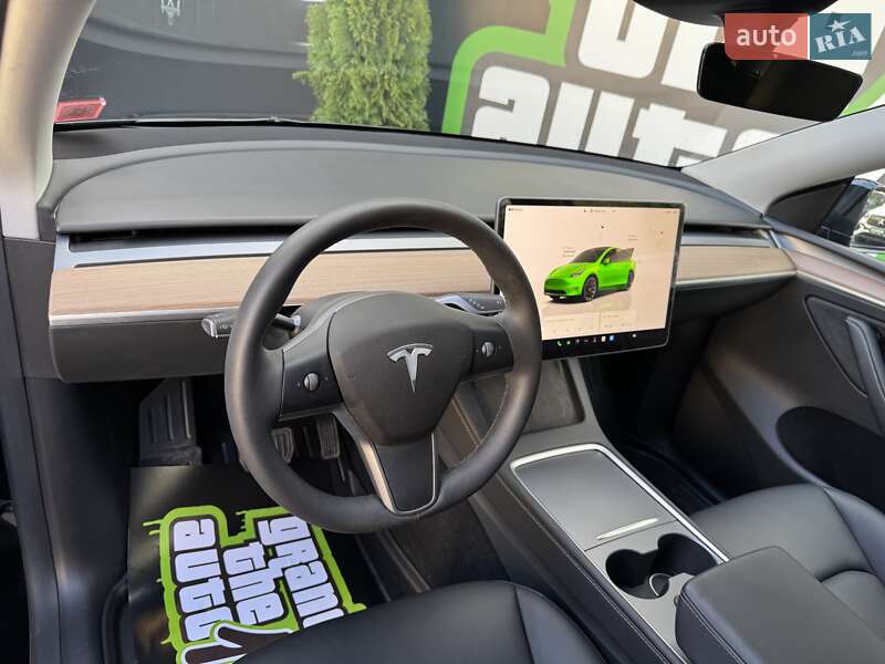 Внедорожник / Кроссовер Tesla Model Y 2023 в Киеве