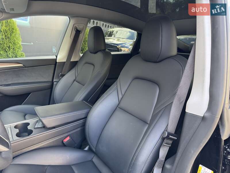 Внедорожник / Кроссовер Tesla Model Y 2023 в Киеве