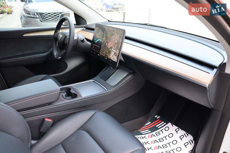 Позашляховик / Кросовер Tesla Model Y 2023 в Львові