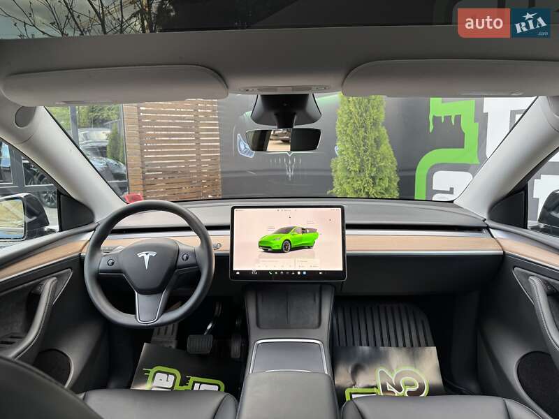 Внедорожник / Кроссовер Tesla Model Y 2023 в Киеве
