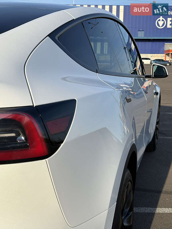 Внедорожник / Кроссовер Tesla Model Y 2024 в Ровно
