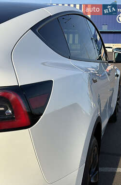 Внедорожник / Кроссовер Tesla Model Y 2024 в 