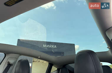 Внедорожник / Кроссовер Tesla Model Y 2021 в 