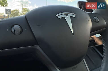 Внедорожник / Кроссовер Tesla Model Y 2021 в 