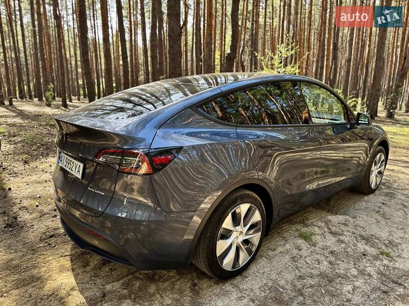 Внедорожник / Кроссовер Tesla Model Y 2023 в Киеве