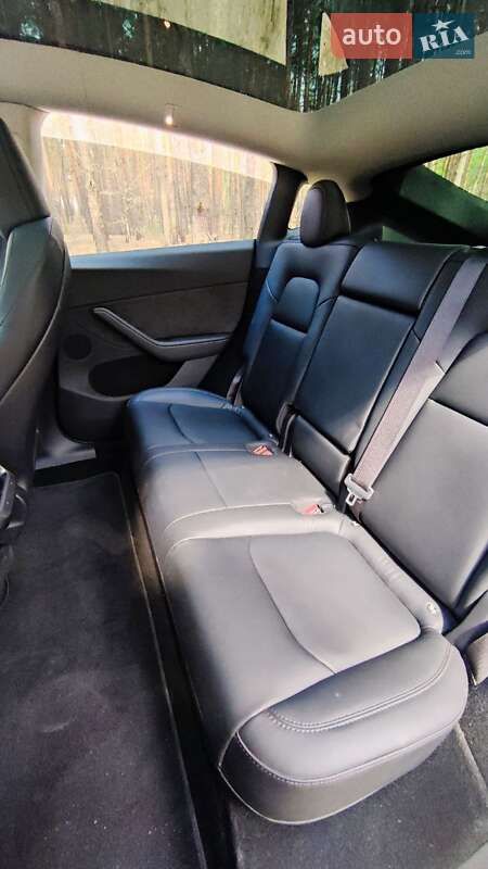 Внедорожник / Кроссовер Tesla Model Y 2023 в Киеве