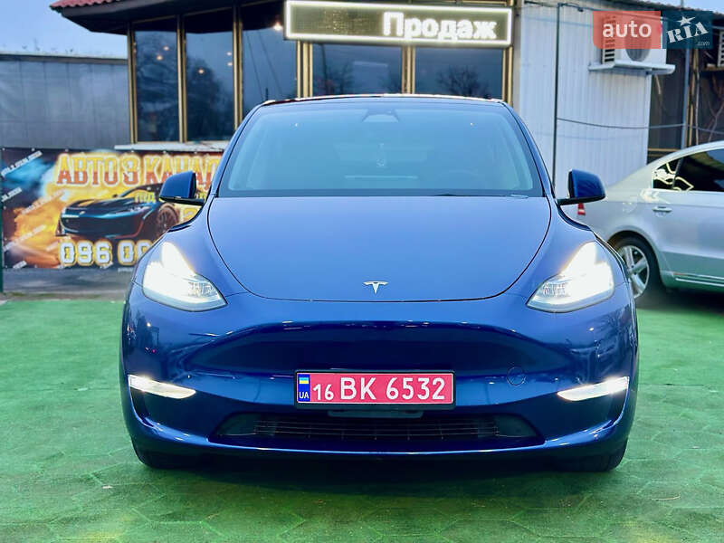 Tesla Model Y 2023