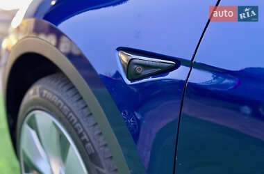 Позашляховик / Кросовер Tesla Model Y 2023 в 