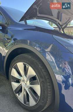 Внедорожник / Кроссовер Tesla Model Y 2024 в 