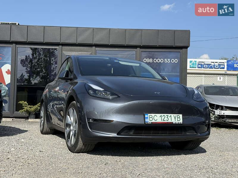 Tesla Model Y 2022
